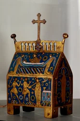 Art object: reliquary in enamel, gold and copper of Saint Thomas Becket (1118-1170), Archbishop of Canterbury. It is decorated with representations of the assassination of the Archbishop on 29/12/1170 in Canterbury Cathedral and his funeral. 13th century