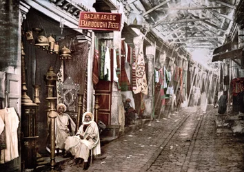 Le Souk el Trouk in Tunis: Shop with Sign in French 