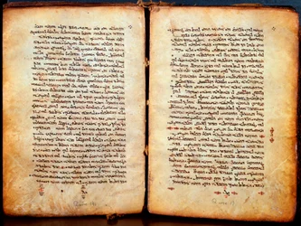 Pages of a bible Peschitta in Syriac redigested by the Hebrews