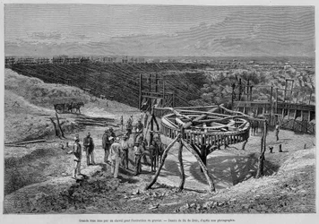 South African Diamond Mines: horse-drawn gravel mill - in 