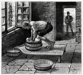 Work of the Tomme by a Cheesemaker from Auvergne - in 
