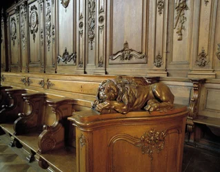 Baroque architecture: wooden stall representing a lion, attribute of Saint Mark