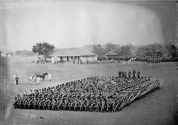45th (Nottinghamshire) Regiment of Foot (Sherwood Foresters) forming square in drill