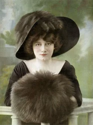 French comedian Cora Laparcerie (1875-1951) photo from French paper "Le Theatre" January 1st