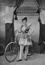 Portrait of a woman cyclist. Photography, late 19th century, Paris. Coll. Selva.
