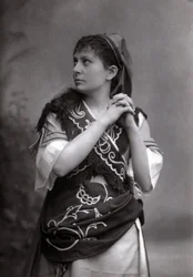 Portrait of the soprano Elisabeth Janvier in Le Tribut de Zamora by Charles Gounod in 1881.