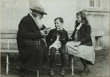 Leo Tolstoy with grandchildren Leo and Sofia, 1909