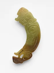 Pendant (pei) in the form of a bird
