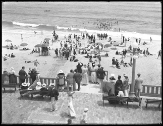 Beachgoers and bathers, Deal, New Jersey, July 1916