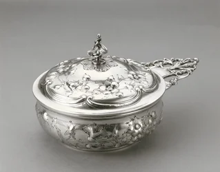 Porringer with cover
