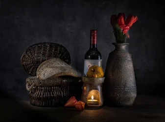 Cozy Bread Wine Candle